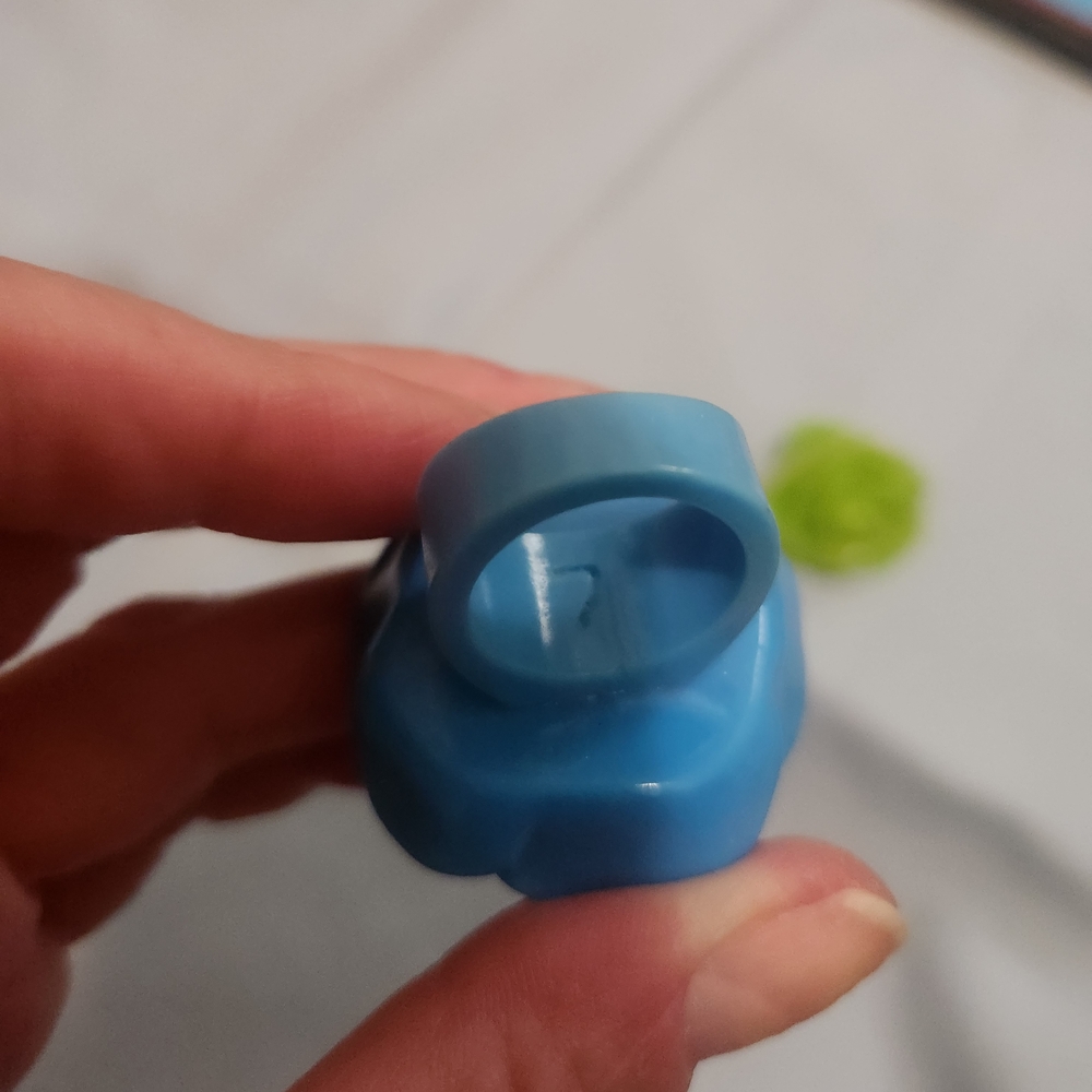 Green and Blue Rose Rings - Picture 4 of 4